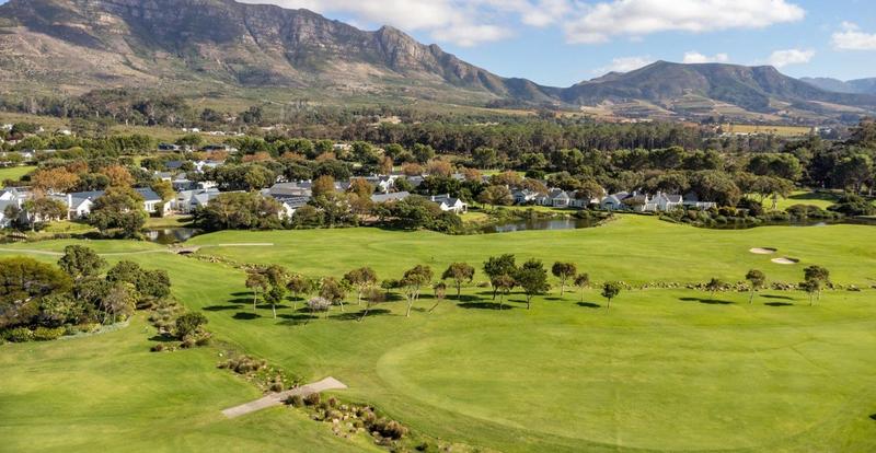 4 Bedroom Property for Sale in Steenberg Estate Western Cape